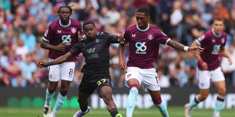 Sunderland vs Burnley cho thấy sự chênh lệch